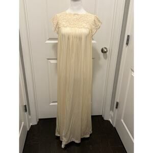 Vintage Shadowline Cream Nylon Lace Nightgown Size Small Antron II Nylon USA